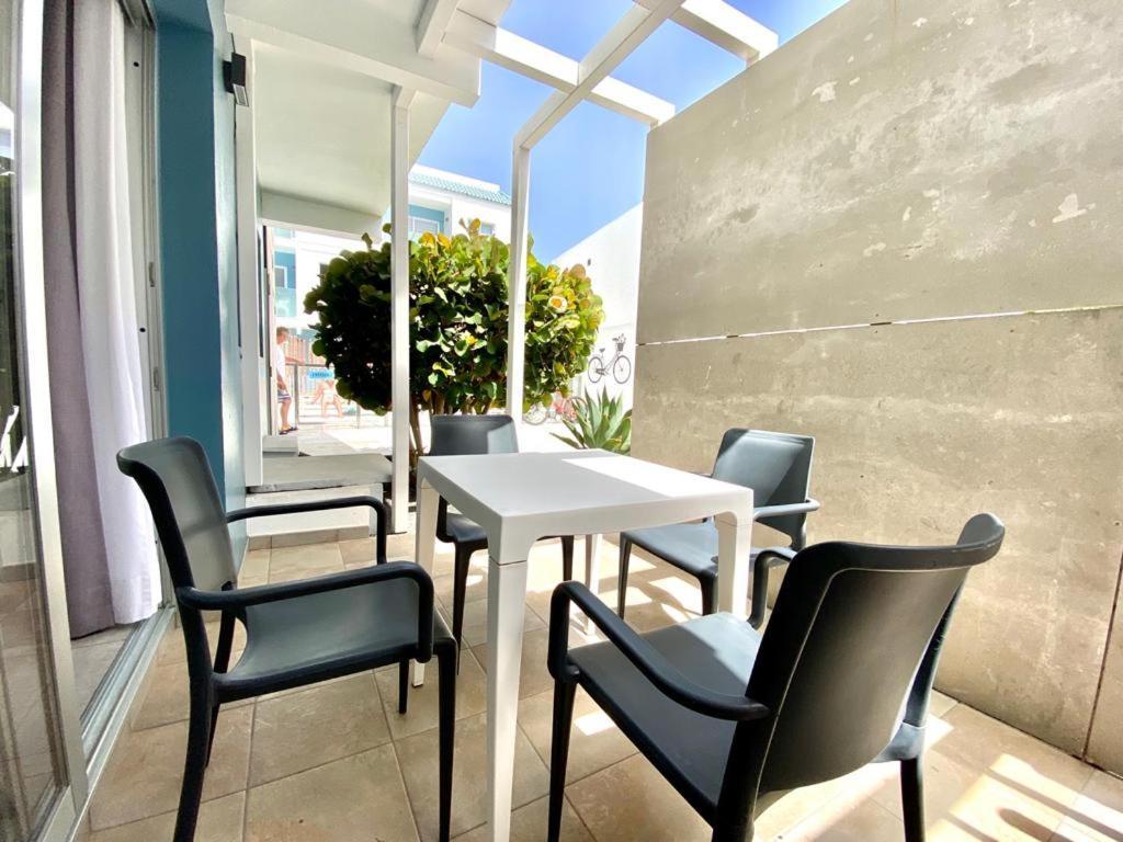 Casa Perla - Cozy Apartment Pool Side コラレホ エクステリア 写真